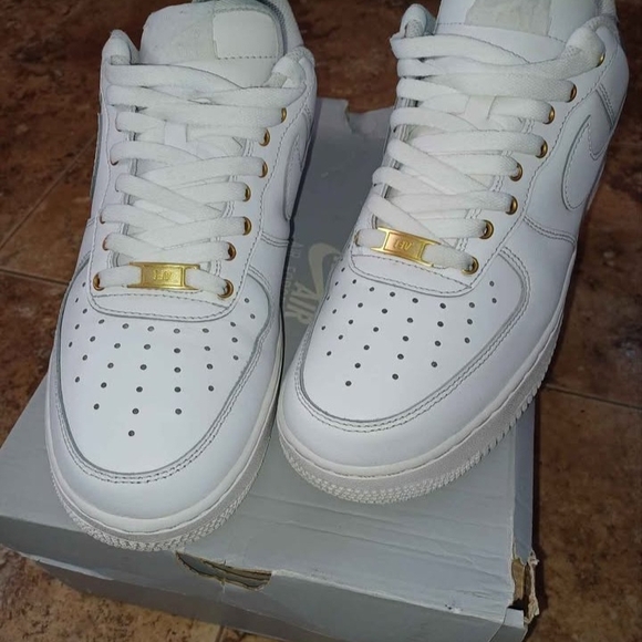 Stylish Men's White and Gold Sneakers